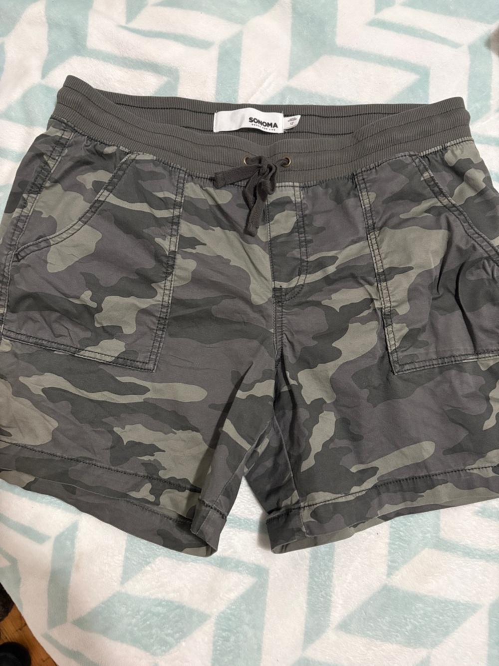 Sonoma Men's Olive and Charcoal Camo Drawstring Athletic Shorts